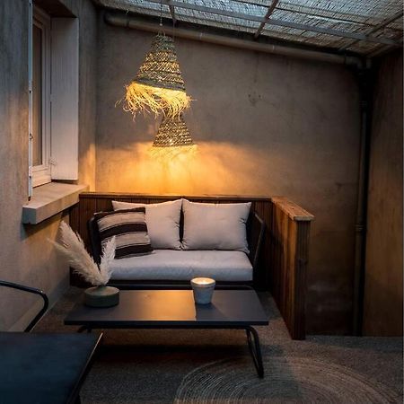L'Etage Et Son Patio Apartman Ruelle-sur-Touvre Kültér fotó