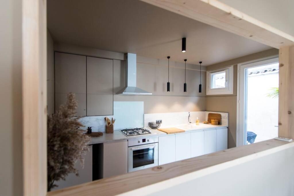 L'Etage Et Son Patio Apartman Ruelle-sur-Touvre Kültér fotó