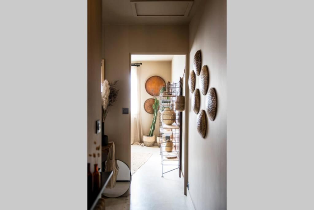 L'Etage Et Son Patio Apartman Ruelle-sur-Touvre Kültér fotó