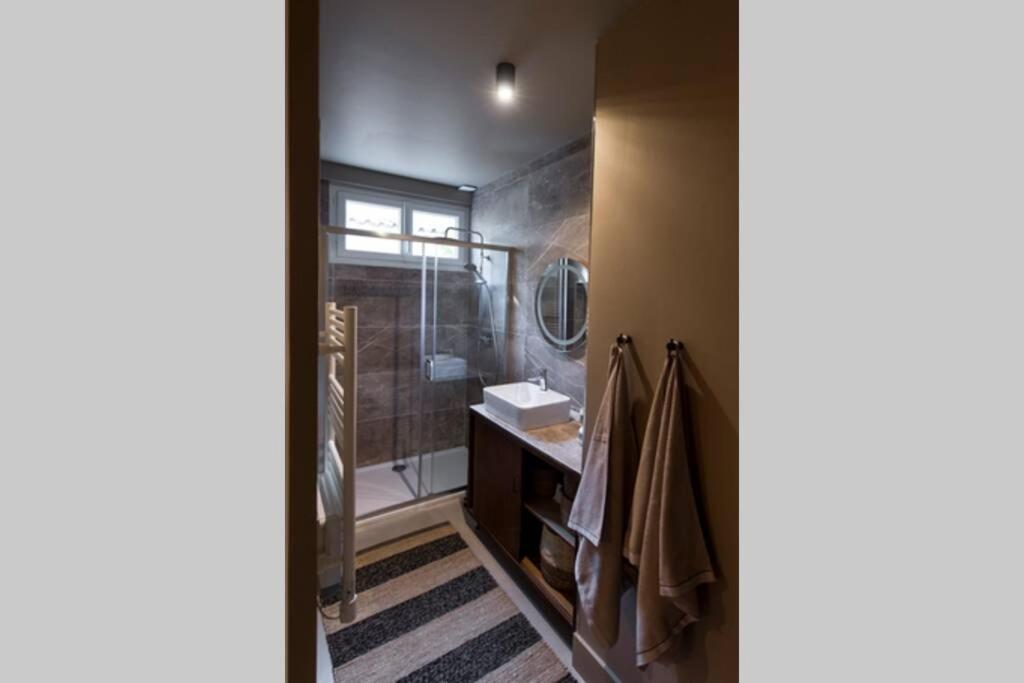 L'Etage Et Son Patio Apartman Ruelle-sur-Touvre Kültér fotó